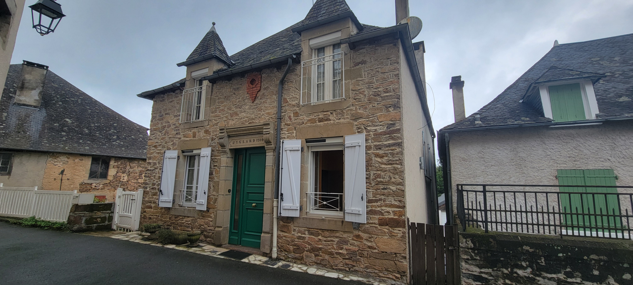 À VENDRE   Magnifique maison en pierre au coeur de Beynat